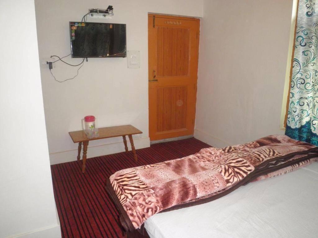 My Guest House Srīnagar Exteriör bild